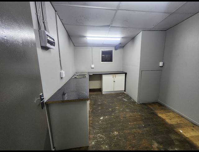 1,200M² WAREHOUSE TO LET IN WADEVILLE